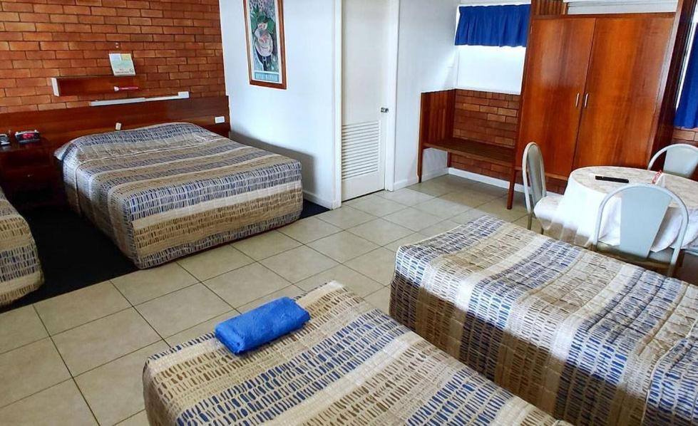 Motel Myall Далби Екстериор снимка