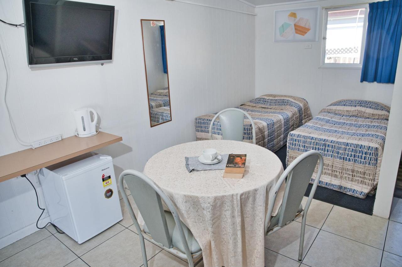 Motel Myall Далби Екстериор снимка