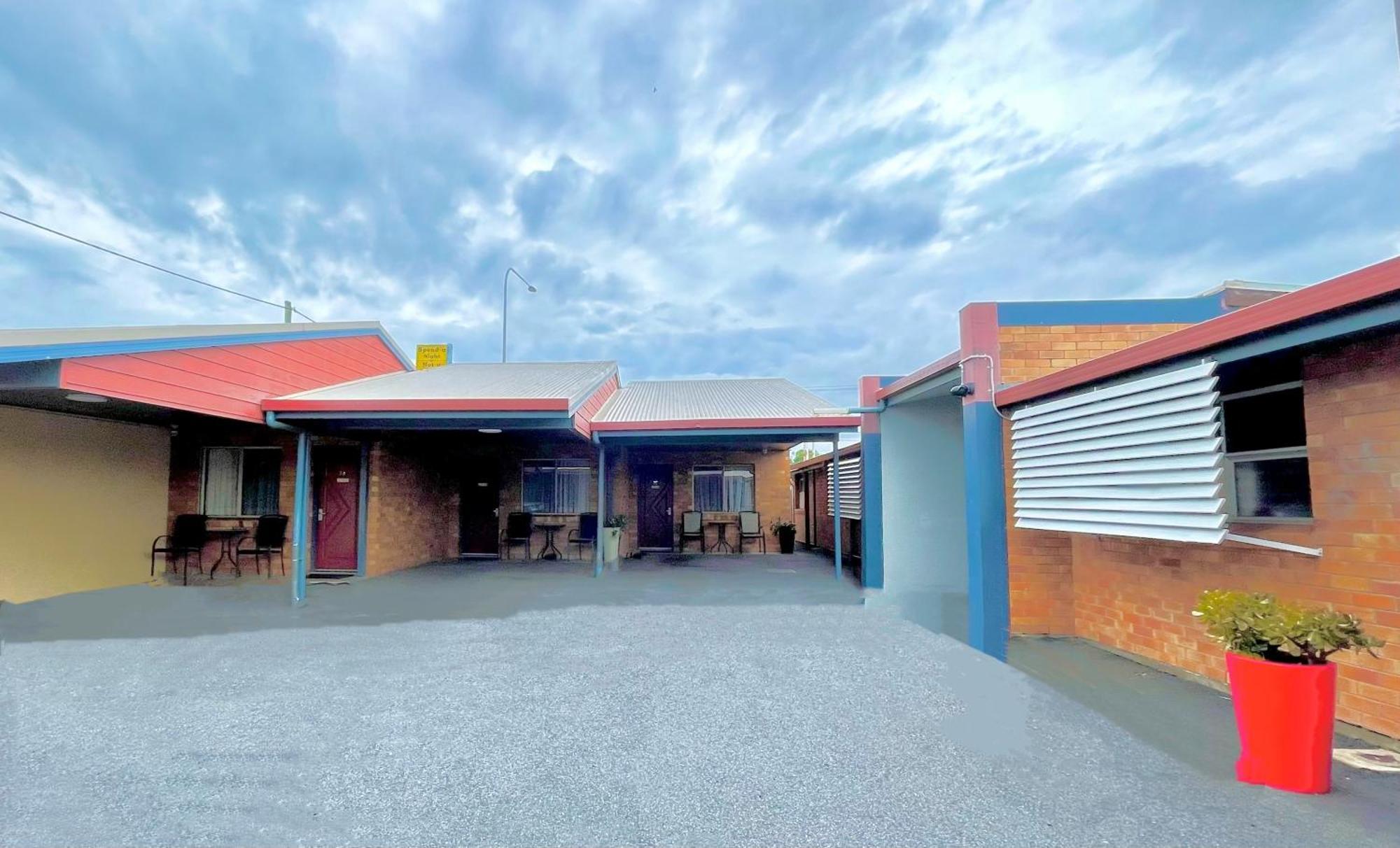 Motel Myall Далби Екстериор снимка