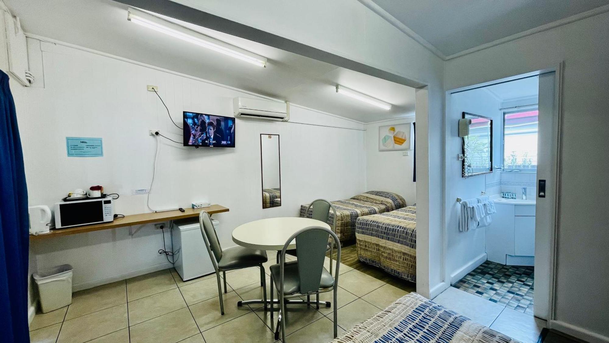 Motel Myall Далби Екстериор снимка