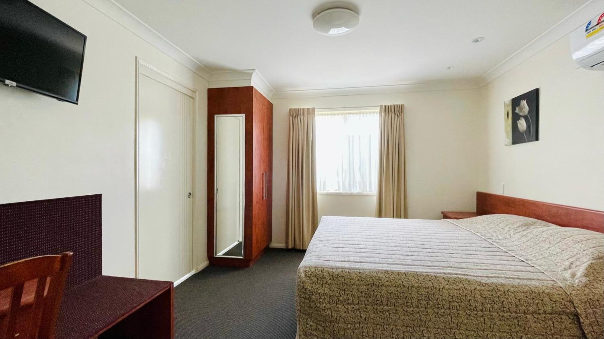 Motel Myall Далби Екстериор снимка